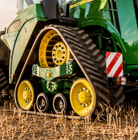 Les tracteurs de la série 9RX sont disponibles avec des chenilles de 762 mm (30 po) et 914 mm (36 po) de large