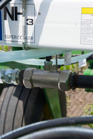 AccuFlow accurately applies NH3