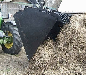 MJ4118 top fingers help pull silage with ease