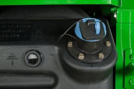Diesel exhaust fluid sight gauge