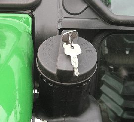 5025 Series Tractor with lockable fuel cap
