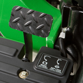 Integrated brake and differential lock pedal 