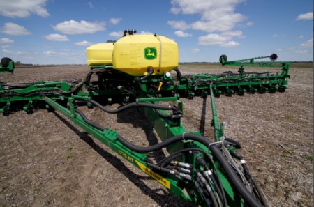 24-row 1775NT Planter equipped with ExactRate fluid transfer system