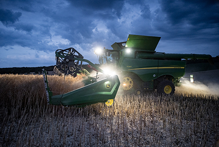 Increase harvest capacity with header automations and adaptions to changing conditions