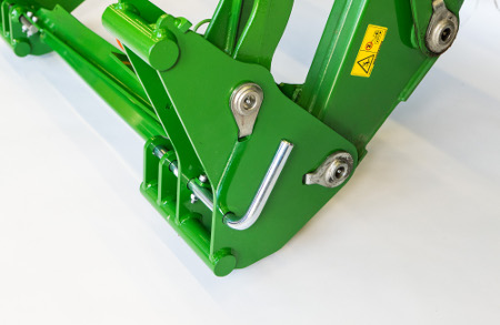 Euro carrier with attachment locking lever