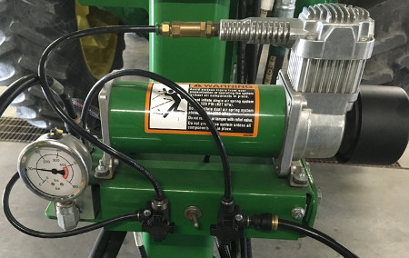 Electric compressor and gauge on 1745 Planter