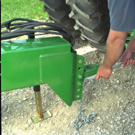 Adjustable hitch settings to match tractor height