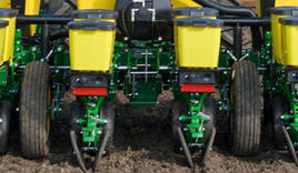 Ground-contact drive wheel on a 1755 Planter