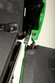 Tailgate pivot and removal feature