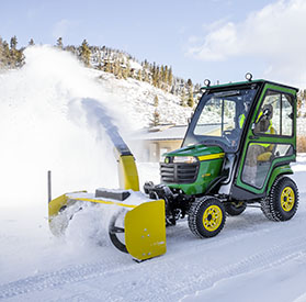 Souffleuse à neige de 119 cm (47 po) sur tracteur X739