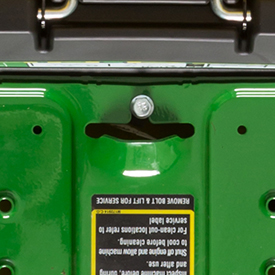 Empuñadura y tornillo de desmontaje del reposapiés (mostrado en el Z335E)