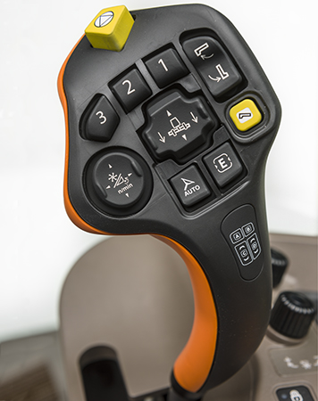 CommandPRO control handle has seven programmable buttons