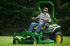 Z915E with 60-in. (152-cm) Mower Deck