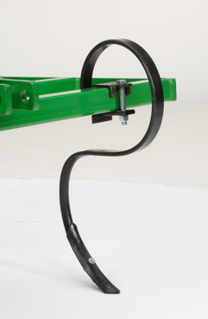 Replaceable and reversible cultivator point