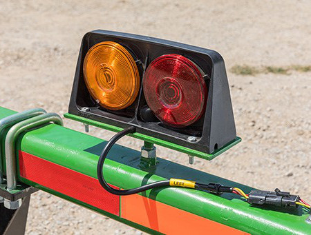 Safety lights on the cultipacker