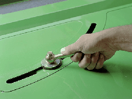 Handle for forming-shield adjustment