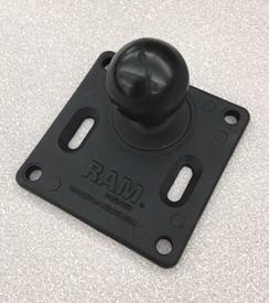 UC17356 38.1-mm (1.5-in.) ball mount on universal square