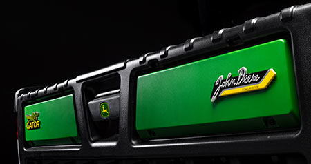 Upgraded Gator and Signature Edition badges on tailgate